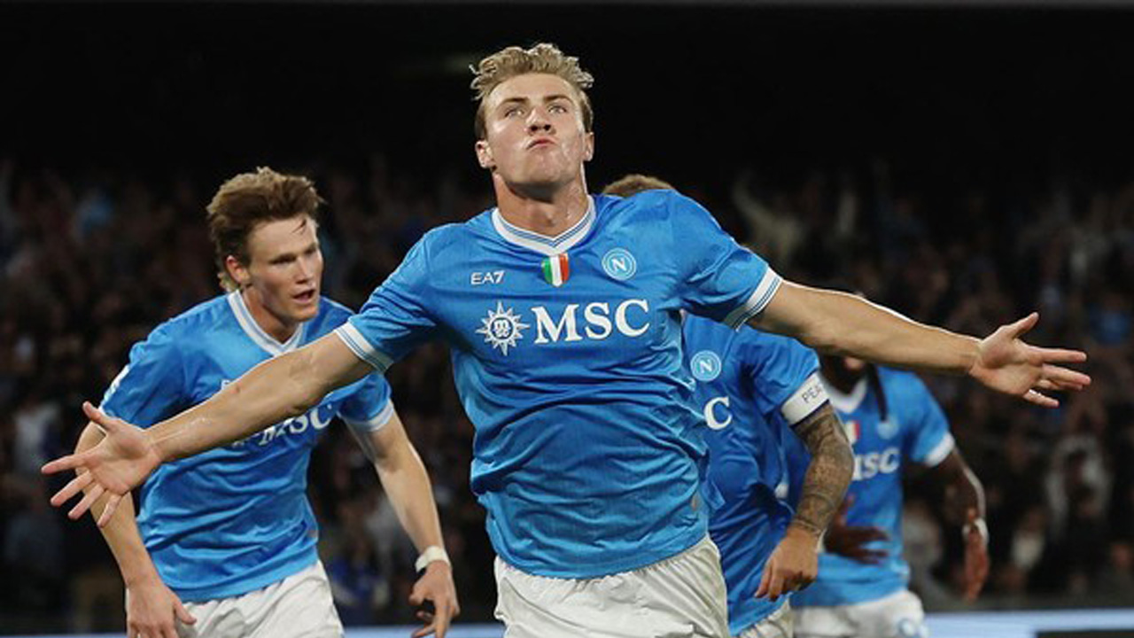 Napoli Eliminate AC Milan as Rasmus Højlund Steals the Spotlight